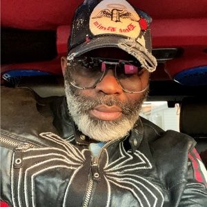 Meet your Posher, Lawrence